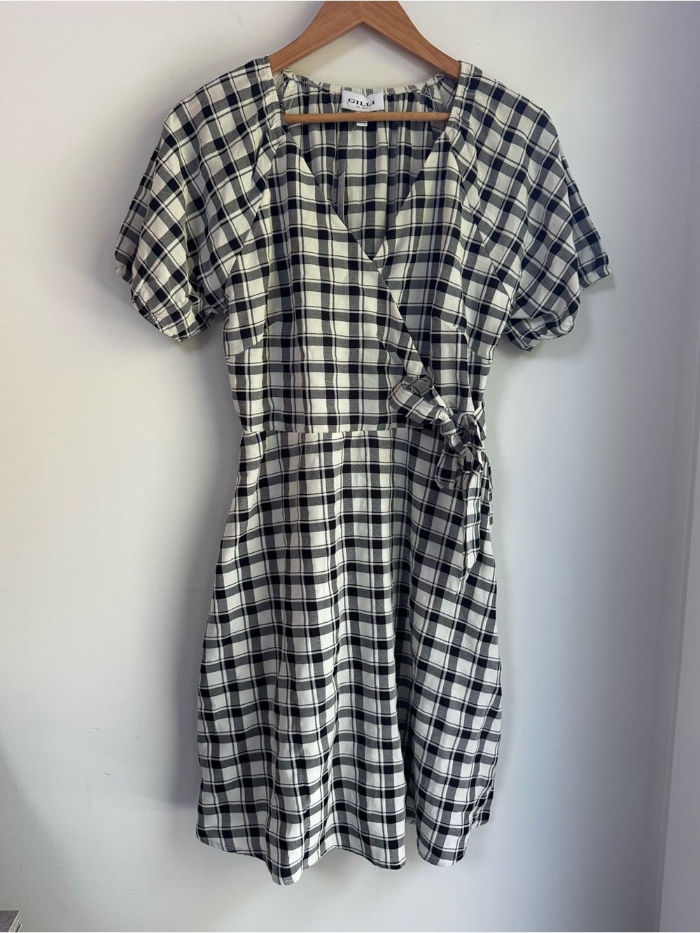 Gilli NWT Black and White Plaid Wrap Mini Dress Size Small